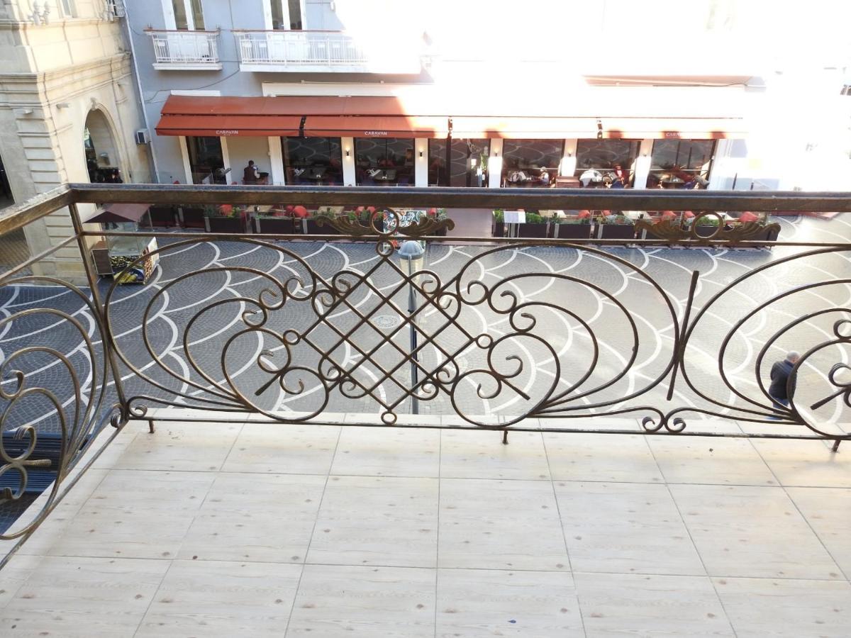 Solo Hotel On Nizami Street Баку Екстериор снимка
