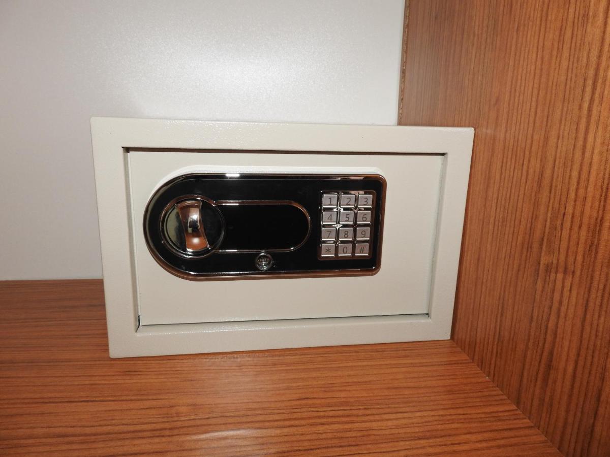 Solo Hotel On Nizami Street Баку Екстериор снимка